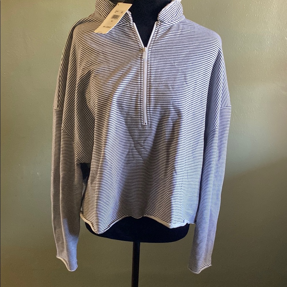 Splendid Striped half zip beach sweatshirt, NWT. M/L